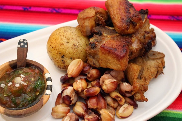 chicharron de cerdo bolívia culinária latina